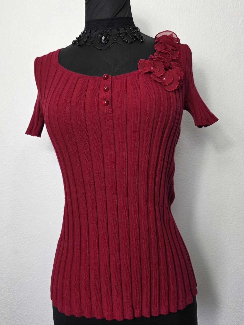 Red Ribbed Short-Sleeve Sweater with Floral Accent